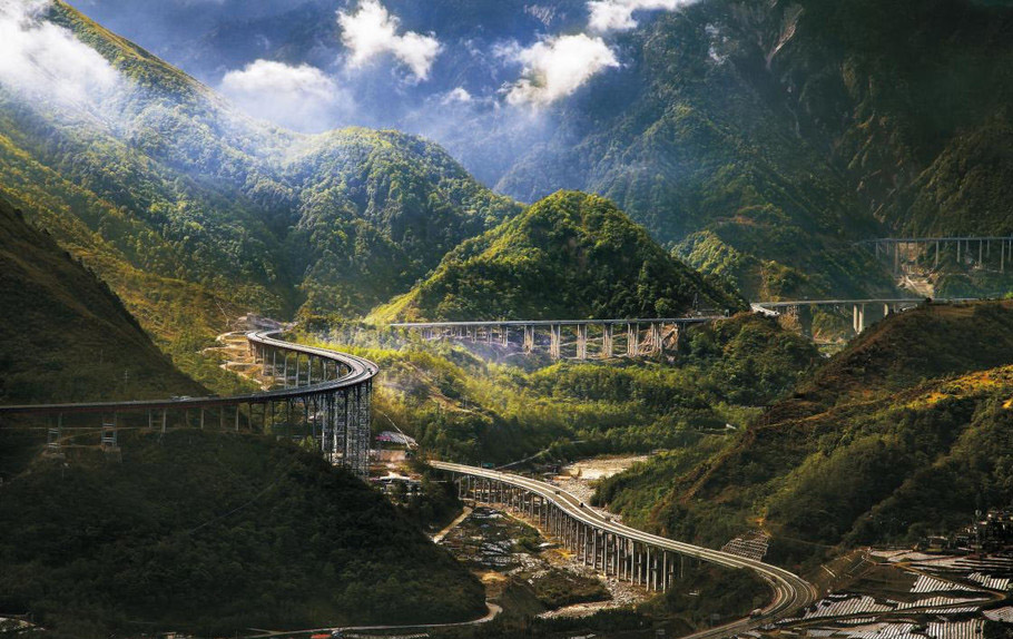 20230805284655.jpg 四川雅西高速雙螺旋隧道 (2).jpg