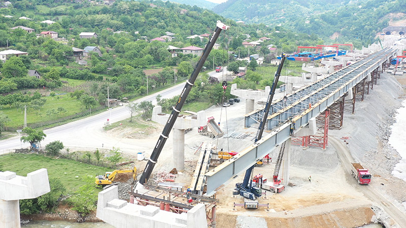 20230807131948.jpg 鋼梁架設(shè) (2).jpg